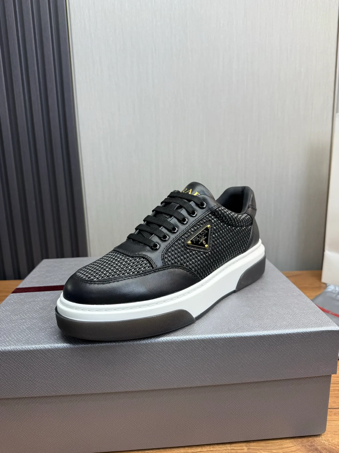 Men's shoes 💰580💰 [PRADA] Men's shoes are popular in the counter, official website is synchronized, 1 high-quality shipment ✔️Imported cowhide fabric + cowhide lining, 1🆚1 replica, original sole, 38-45 (45 customized, non-refundable)